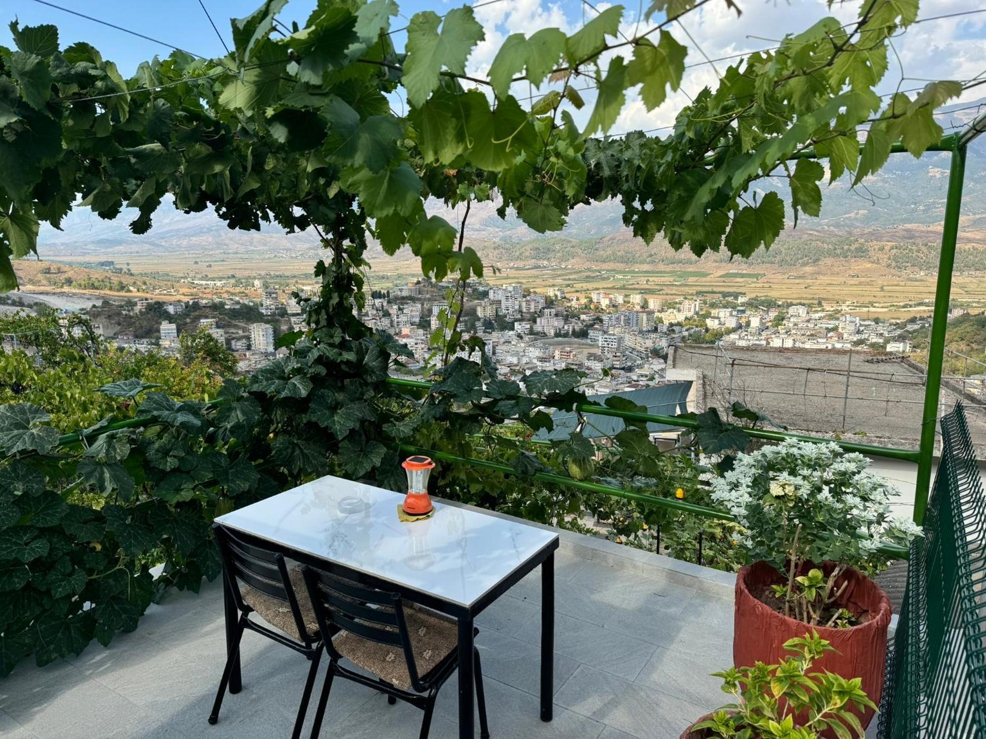 Panoramic View Guest House Gjirokastër Buitenkant foto